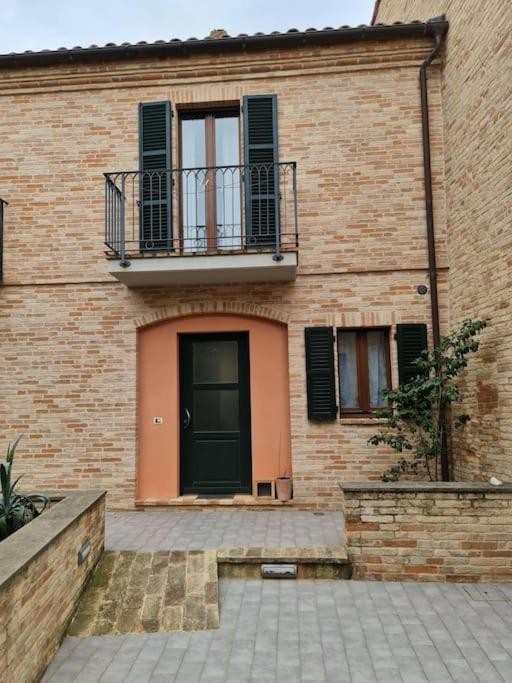 Scrigno Del Borgo-Intero Alloggio Montelupone Luaran gambar