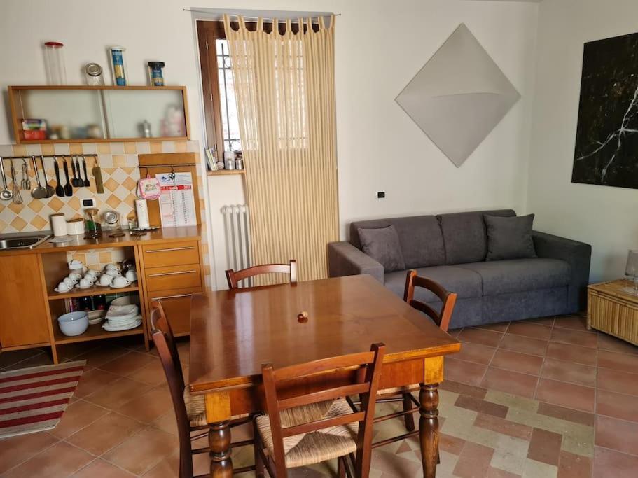 Scrigno Del Borgo-Intero Alloggio Montelupone Luaran gambar